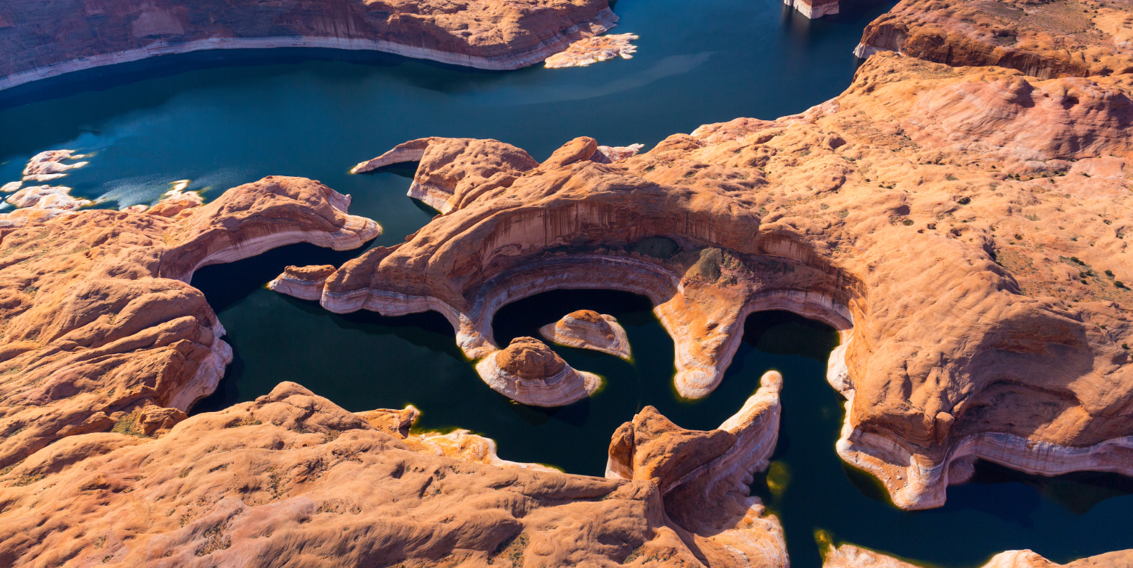 Lake Powell (230 km) 